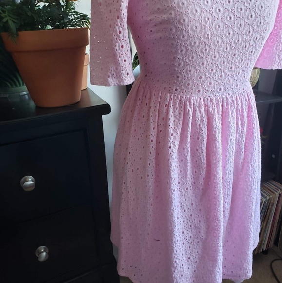 JARLO | PINK EYELET DRESS - Picture 5 of 9